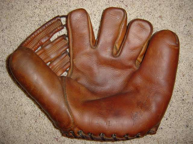 Joe Cronin Spalding 166L Front